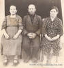 Фридрих Вагенляйтнер (Friedrich Wagenleitner, geb. 1899)с супругой Анной Елизаветой (Anna Elisabeth, слева)и сестрой Амалией (Amalia, справа).Фото 1959 г.