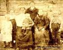 На фотографии третья справа - моя бабушка Kuhn Maria,род. 17.10.1903 в селе Ней-Норка, ум. 27.10.1984 в Тюмени (Россия).Фото 1915 г.