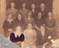 с. Красный Яр. Фото 1930-х гг. Альма Отт (в первом ряду слева) с коллективом работниц детского приюта.