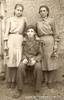 На снимке жители с. Красный Яр, но неизвестны их фамилии. Фото предоставила Любовь Шиллинг (урожд. Риттер). На обратной стороне фото имеется надпись: "На память бабушке и дедушке от внучек Марии, Эмилии и Пети. 18 июня 1948 года."