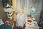 Die deutschstämmige Frau Michailowa, ehemalige Mitarbeiterinder Republikzeitung "Nachrichten". Jetzt hilft sie mit ihrenDeutschkentnissen im Heimatmuseum von Marx mit.Foto 1996.