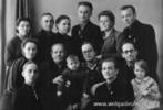 На этом фото 1958 г.:В первом ряду слева направо: Эдуард Долотов (1938 г.р.); Артур Долотов (1930-2006). Во втором ряду слева направо: Ирма Юнг (1918-1980); бабушка - Юнг Эмилия (1879-1974), у неё на коленях - сын Евгения, Леонид (1957 г.р.); мама - Долотова Элла (1905-1973); отец - Долотов Леонид (1899-1984), у него на коленях - дочь Артура, Ольга(1954 г.р.). В третьем ряду слева направо: Надежда, жена Евгения (1935 г.р.); Евгений Долотов (1932 г.р.);Вера, жена Артура; Борис Латиган - друг Артура; Эмма Зарториус; Артур Зарториус.