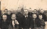 Все до единого трудармейские дети (кроме мальчика - киргиза).Село Пучково, Иссилькульский район, Омская область. Фото 1957 г.