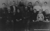 Жители села Ней-Денгоф.Фамилии людей, изображенных на фото, неизвестны.