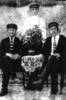 Жители села Ней-Денгоф.

Сидит слева - Адам Франк, 1910 г.р. Фамилии двух других мужчин&nbsp;неизвестны. Фото 1930 г.
