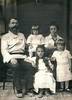 Семья Генриха Громана.с. Мариенталь. Фото 1925 г.На фото слева направо: Генрих Громан, дочь Клара,жена Маргарита; нижний ряд - дочери Агнеса и Анна.
