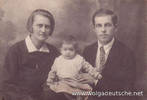 Мои родители, Эмилия Павловна и Владимир Александрович,и маленькая Ираида, моя старшая сестра.Краснодарский край. Фото 1936 г.