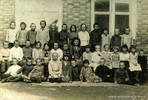 Eduard Spieker, 1927, третий слева в верхнем ряду, 2-й класс Бруннентальской школы.
Фото 1935 г.
