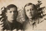 Справа – Зикк Леопольд, 20 лет с другом. Саратов, 1939 г.