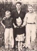 Елена Лозгачева (Штирц), дочь Иоганна Штирца (№ 136), с детьми (слева направо) Виктором, Галиной, Юрием.
